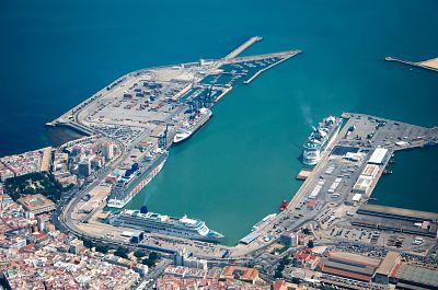 La integración del puerto en la ciudad de Cádiz, a debate